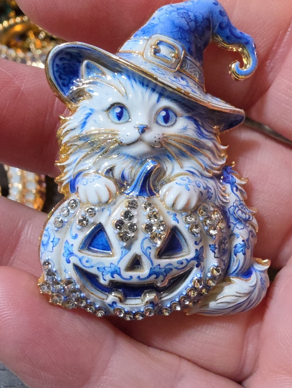A173- Blue & White Cat Halloween Brooch - Decorative Cat with Pumpkin